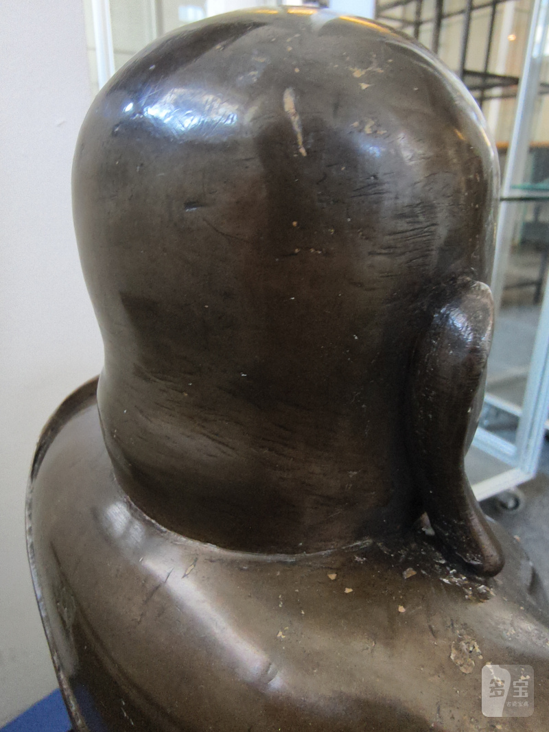 A large cast bronze figure of seated Budai with boys on a lotus pedestal - 图14